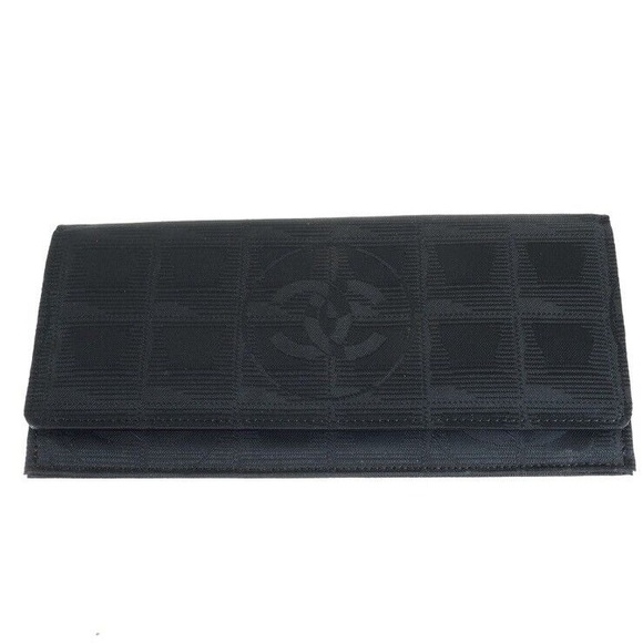 Chanel Traveline Wallet - Picture 3 of 7